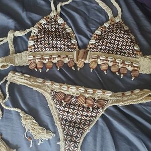 Andi bagus shell bikini